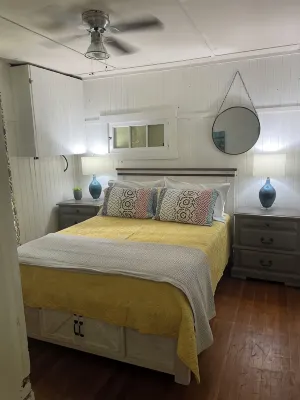 Historic but HiTech, modern Burleigh Falls cottage on Stony Lake. Amazing views - 2 étoiles