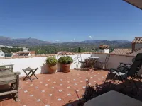 Stylish townhouse with superb views, elegant courtyard, pool and large terraces Ξενοδοχεία στην πόλη Alora
