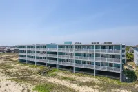 Oceanfront Nags Head Condo, Stunning Views, Pools, Patio - 3つ星