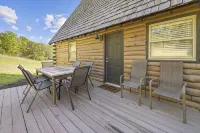 Lakeside Resort Cabin Steps to Table Rock Lake - Minutes to Sdc! - Alppimaja