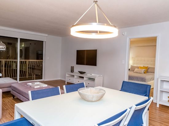 Brickell 1Br / City Views / Balcony / Free Parking / Pool / Hot Tub / Gym