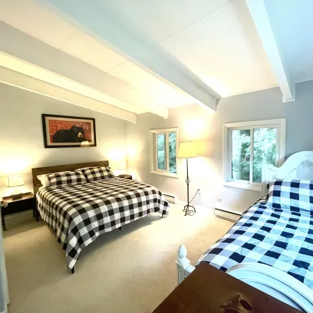 Spacious 3 level townhouse just minutes from the base of Stratton Mountain!