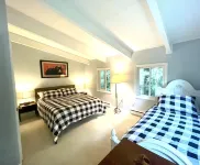 Spacious 3 level townhouse just minutes from the base of Stratton Mountain!