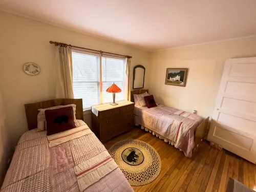 Spacious House, PERFECT Location,17 Miles to Asheville, Pets,View!
