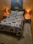Four season fun, classic LAKEFRONT cabin for families!