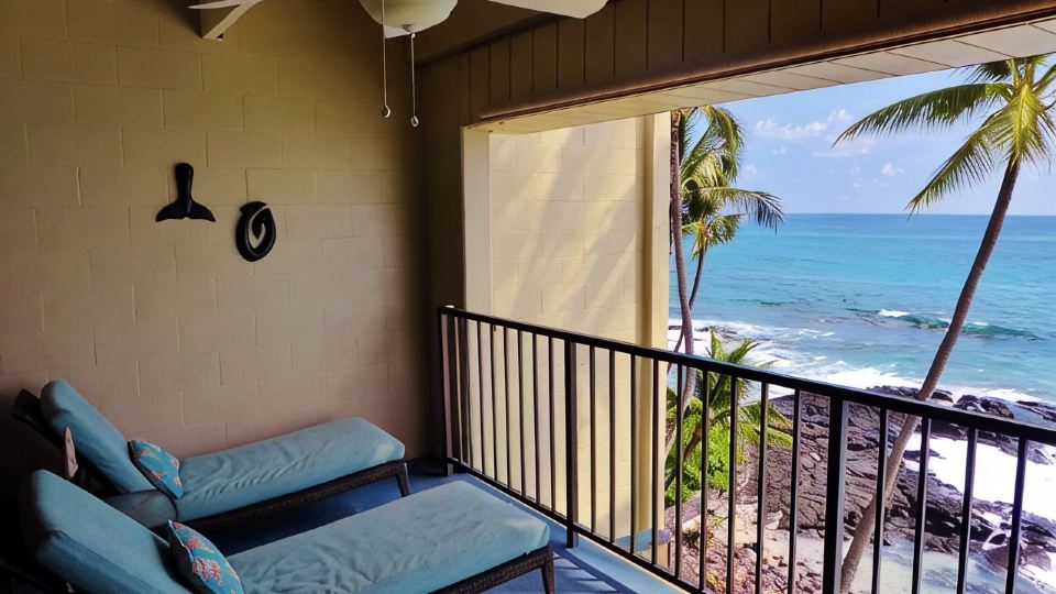 Direct Oceanfront Condo! Sea Turtles & Beautiful Sunsets from the Lanai
