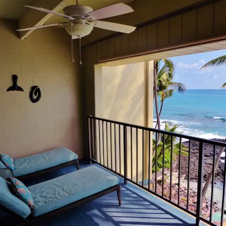 Direct Oceanfront Condo!  Sea Turtles & Beautiful Sunsets from the Lanai