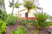Traditional house. Fantastic sea view. Large outdoor spaces with barbecue.