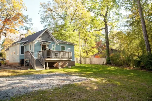 Cozy Cottage Across the Street from Carl Sandburg National Park