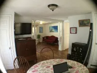 Downtown Eureka Springs Vacation Cottage - Country Houses