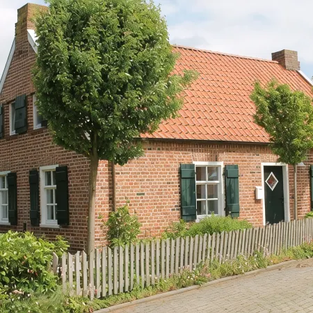 Romantic Frisian house on the East Frisian coast