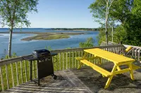 Victorian ocean front cottage on the shores of the highest tides in the world. - 3-Star