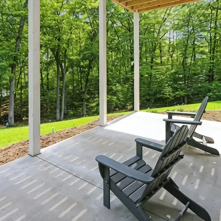 4 Bedrooms/Community Boat Docks/Nice Yard/Short walk to the Lake