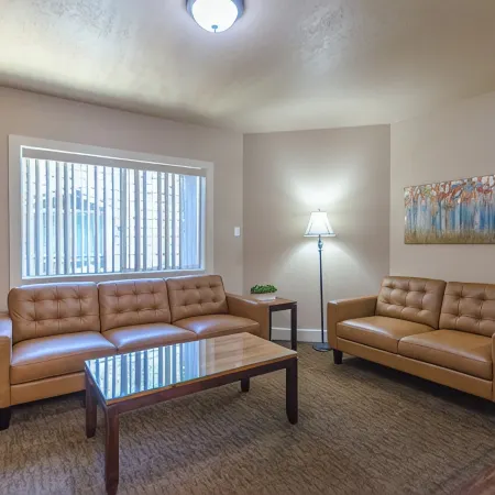 2-bedroom condo in Logan with WiFi, AC โรงแรมในโลแกน