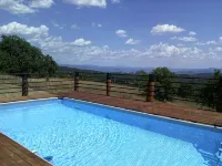 Hilltop Farmhouse - Countryside Views: 5 Beds (+2 Extra DR - ensuite BR (+20%)
