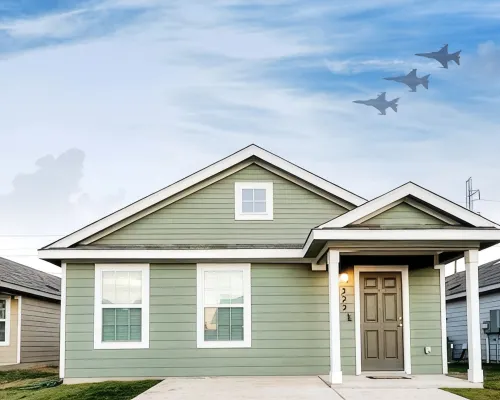 Family Home San Antonio Hangar Hotels near Acme Park