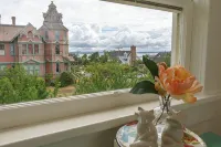Just 3 Blocks from Downtown! Charming Studio Apartment!
