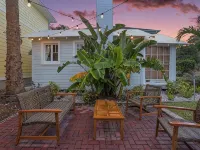1 Min Walk to Downtown! Outdoor Patio! 5 Star Luxury! Golf Cart Rental! Hotels in Mount Dora