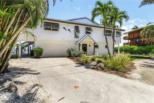 Oceanfront Multi-Family Retreat // 4 Bed, 4.5 Bath // 2 Fully Equipped Kitchens!