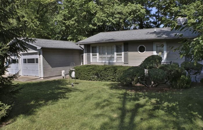 Lake Freeman house w/boat dock... Minutes from Indiana Beach/Lake Shafer