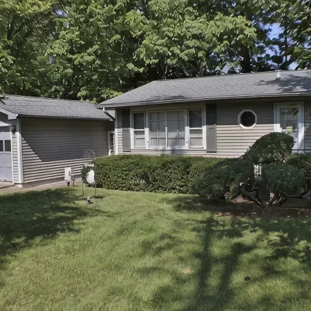 Lake Freeman house w/boat dock... Minutes from Indiana Beach/Lake Shafer