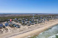 Charming OCEANSIDE Cottage Steps from the Beach in South Nags Head - 비치