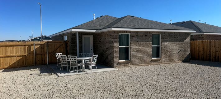 New Charming 3-bedroom home each w/TVs, 6 Beds, 2 Full Bath, Corner lot parking. Hotels in Ector County