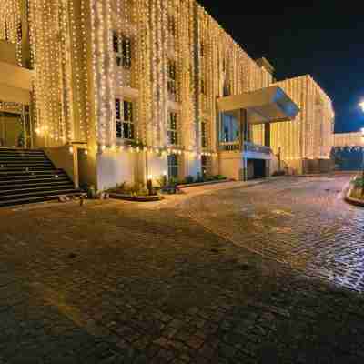 Hotel Yuvraj DX Hotel Exterior
