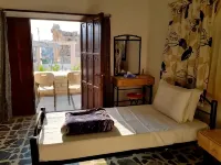 Hadrian's Gate Hotel - Homestays