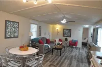 Retro Retreat - 3-Star