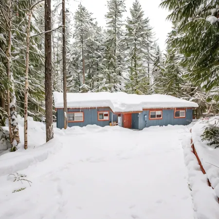 Mountain Home with Private Hot Tub, Sleeps 10, 1 Mile from Base of Mountain