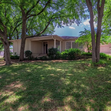 Lake Texoma Splash! Pool/hot tub, 1.5 miles to Highport Marina on Lake Texoma!