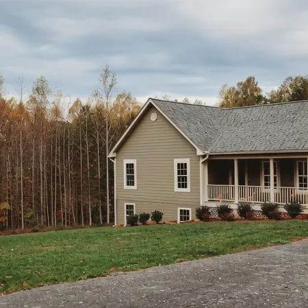 Whole home on 5 acres. Minutes from vineyards, SNP, and CHO airport. 30 min UVA