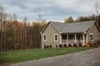 Whole home on 5 acres. Minutes from vineyards, SNP, and CHO airport. 30 min UVA - Wi-Fi