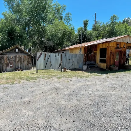 BaseCamp - Rustic Cottage in Collbran