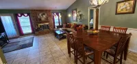 Family-sized home with quick access to the loop!! - 3つ星