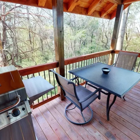 Secluded cabin for 2 in the Hocking Hills