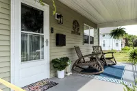 Peaceful Pet-Friendly Cottage Near Starved Rock+EV Charger+Fully Fanced Yard!