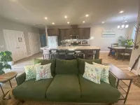 The Sage Field House - Hot Tub, Ping Pong, and 8 Minute Walk to down Town! Hotels in Murphys