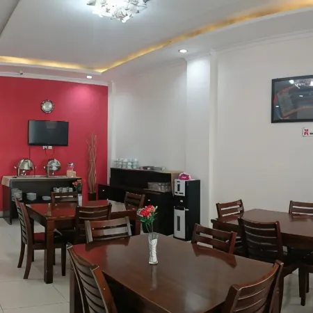 Khariz Hotel