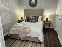 The Red Magnolia, Refreshing, Cozy, Game Room, Historic Roswell! - Wi-Fi