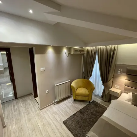 Hotel Holiday