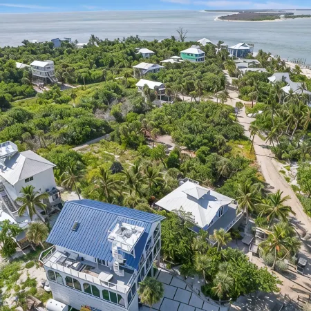 4 Bedroom Beach Home on a Private Island with a Private Pool Hotele w: Captiva
