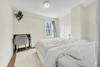 Entire Private Apartment w/Patio and Big Driveway.