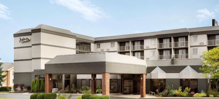 Radisson Akron-Fairlawn Copley Hotels in Summit County
