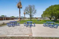 OYO Hotel Luling TX Downtown I-10/US-90