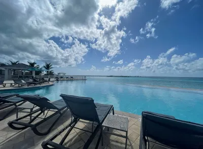 New! Beautiful "Bahamas Sunset" Ocean View! Walk to Pool/Casino! Private Beach 酒店
