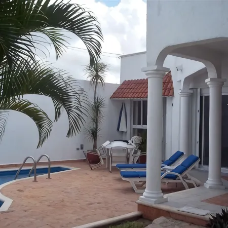 Location, location, location, private villa, pool, Vonage, Wifi, close to town