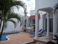 Location, location, location, private villa, pool, Vonage, Wifi, close to town - Private Pools
