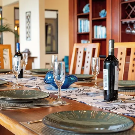 Stunning Ocean View-Rainforest Villa. Concierge, Breakfast/Housekeeping M-F.